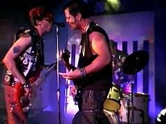 Grote lul, Grote mammen, Pijpbeurt, Bruinharig, Sperma shot, Hardcore, Tieten likken, Oud