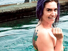 ぽっちゃり, デブ, 指いじり, 目瞪口呆, 淫乱熟女, アウトドア, プール, タトゥー