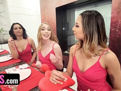 Sucer une bite, Tir de sperme, Doigter, Le plan cul à quatre, Lesbienne, Masturbation, Pov, Adolescente