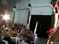 Verga grande, Tetas grandes, Rubia, Mamada, Morena, Grupo, Tetas naturales, Orgía