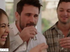 69, Nana, Queue, Hard, Petite femme, Chatte, Réalité, Plan cul à trois