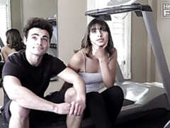 Grosse bite, Sucer une bite, Brunette brune, En levrette, Souple, Réalité, Maigrichonne, Nénés