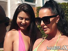 Grosser schwanz, Grosse titten, Blasen, Lecken, Milf, Mutti, Muschi, Flotter dreier