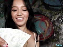 Culo grande, Verga grande, Morena, Dinero, Tetas naturales, Cabello corto, Adolescente, Tetas