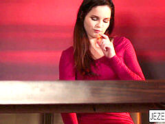 Брюнетки, Лесбиянка