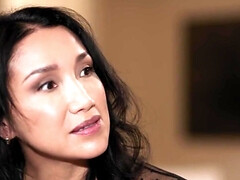 Grosser arsch, Braut, Braunhaarige, Gesichtssitzen, Behaart, Muschi, Realität, Hintern versohlen