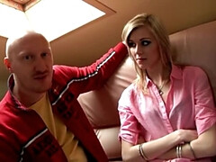 Derrière les coulisses, Sucer une bite, Cocu, Éjaculer dans la bouche, Hd, Adolescente, Plan cul à trois, Nénés