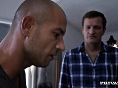 Grote mammen, Rondborstig, Hardcore, Natuurlijk, Russisch, Trio, Tieten likken, Slet