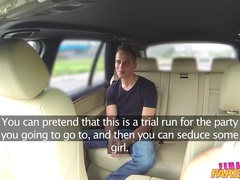 Gros seins, Sucer une bite, En levrette, Faciale, Branlette thaïlandaise, Léchez, De plein air, Chatte