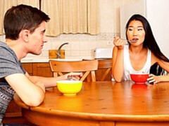 アジア人, フェラチオ, 茶髪の, 手コキする, キッチン, なめる, ガリガリ, オッパイの