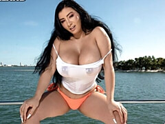 Belle grosse femme bgf, Gros cul, Rondelette, Doigter, Masturbation, De plein air, Solo, Dénudage