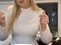 Enthousiasteling, Lieveling, Grote mammen, Badpak, Blond, Beroemdheid, Tieten likken