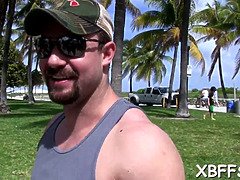 Strand, Badpak, Bruinharig, Hd, Zoenen, Natuurlijke tieten, Buiten, Tieten likken