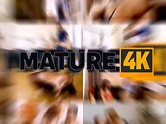 ブロンド, フェラチオ, エロ熟女, Hd, 熟年, 剃毛, スポーツ