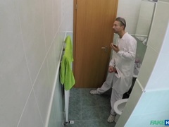 浴室, フェラチオ, 医者, バック, 顔射, 看護婦, オマンコ, スパンキング