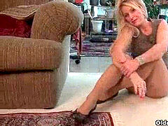 Femme couguar, Mature, Mère que j'aimerais baiser, Maman, Nylon, Collant, Petite femme, Jarretelles