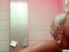 美女, エロティック, 彼女, 毛深い, レズビアン, シャワー, フェラする