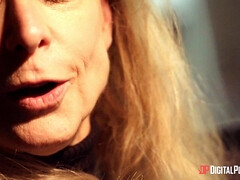 Сногсшибательные, Сумасшедшие, Ласковые ручки, Межрасовый секс, Лизание, Натуральные сиськи, Короткая стрижка, Чулки