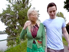 Большие сиськи, Крупный план, Глубокая глотка, Собачьи, Лизание, Зрелые, Милф, Сиськи