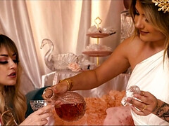 Kont, Gek, Fetisj, Lesbisch, Ondergoed, Masturbatie, Moeder die ik wil neuken, Tieten likken