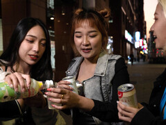 18 jahre, Asiatisch, Blondine, Blasen, Chinesisch, Pornostars, Rasiert, Jungendliche (18+)