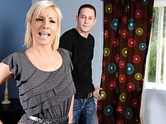 Gros cul, Grosse bite, Gros seins, Blonde, Sucer une bite, En levrette, Mère que j'aimerais baiser, Avaler