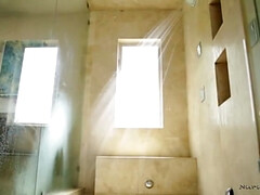 Cuarto de baño, Tetas grandes, Rubia, Mamada, Tetona, Garganta profunda, Tatuaje, Tetas