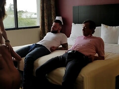 Gros seins, Blonde, En levrette, Femelle, Groupe, Hard, Orgasme, Piercing