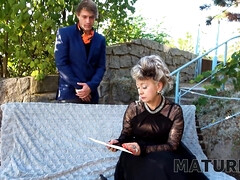 Черные, Европейки, Бабушки, Хд, Зрелые, На природе, Сыновья, Чулки