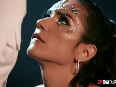 Жопа, Большие сиськи, Грудастые, Латиноамериканки, Лизание, На природе, Тату, Сиськи