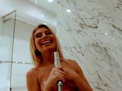 Gorda, Culo grande, Tetas grandes, Rubia, Consolador, Penetracion con dedos, Lesbiana, Lamidas