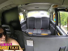 Brits, Auto, Vrouw, Natuurlijk, Natuurlijke tieten, Openbaar, Kut duiken, Realiteit