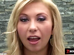 Auditie, Blond, Pijpbeurt, Sperma in mond, Sperma shot, Dubbele penetratie, Natuurlijke tieten, Tieten likken