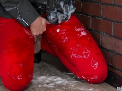 Брюнетки, Семяизвержение, Дилдо, Дыра в стене, Натуральные, Трусики, Курящие, Сиськи