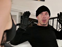 Блондинки, Семяизвержение, Секс без цензуры, Домохозяйки, Лизание, Белье, Пирсинг, Порка