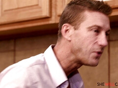 Grosse bite, Brunette brune, Plantureuse, En levrette, Hard, Léchez, Réalité, Pute