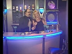 デカパイ, 公共