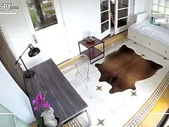 デカチン, 捕まる, 女, なめる, オナニー, 叫ぶ, ガリガリ, オッパイの