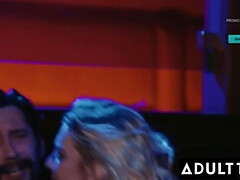 Grosse titten, Blondine, Sperma im mund, Spermaladung, Kehlenfick, Hardcore, Lingerie, Rau