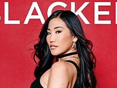 18 ans, Gros cul, Grosse bite, Gros seins, Sucer une bite, Brunette brune, En levrette, Adolescente