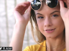 Анальный секс, Из жопы в рот, Минет, Брюнетки, Кончили внутрь, Сосущие, Игрушки