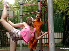 Plantureuse, Gorge profonde, Souple, Branlette thaïlandaise, Hard, Masturbation, Mamelons, Adolescente