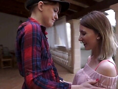 Grote mammen, Dichtbij, Lesbisch, Likken, Masturbatie, Kut duiken, Voorbinddildo, Tieten likken