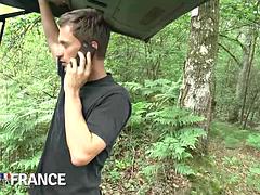 Lieveling, Grote lul, Grote mammen, Bruinharig, Handbeurt, Rijpe lesbienne, Moeder die ik wil neuken, Tiener