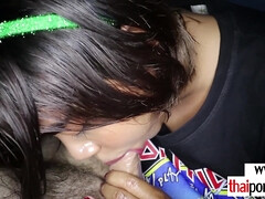 Asiatique, Sucer une bite, En levrette, Branlette thaïlandaise, Hard, Massage, Pov, Adolescente