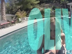 デカパイ, ビキニ, 指いじり, ハードコア, オナニー, タトゥー, いじめ, 濡れ