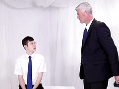 Grosser schwanz, Blasen, Besamung, Kehlenfick, Aufs gesicht abspritzen, Fetisch, Handjob, Reif