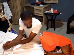 Estilo perrito, Ébano, Puta