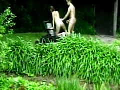 Blasen, Braunhaarige, Verrückt, Spermaladung, Schwanz, Masturbation, Im freien, Muschi
