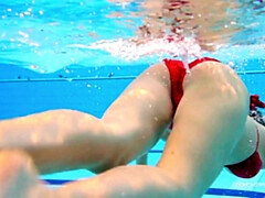 18 jahre, Frau, Fetisch, Öffentlich, Muschi, Russisch, Jungendliche (18+), Unter wasser